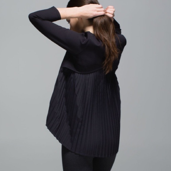 lululemon athletica Tops - NWT Lululemon black Pleat On LS size 8